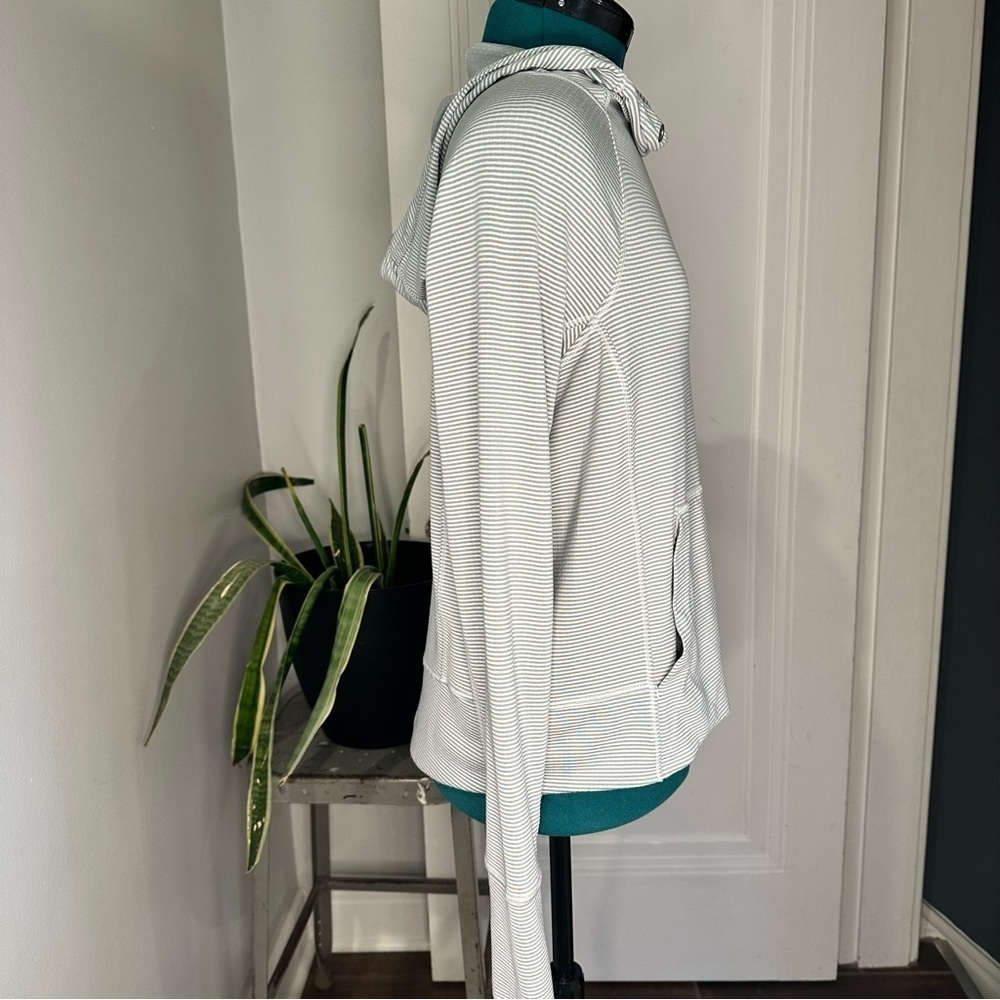 Athleta Pullover Women's Small Gray White Striped Hoodie Long Sleeve - Picture 5 of 12